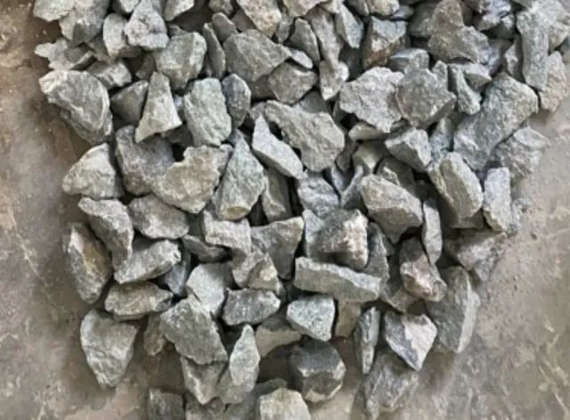 Жадеит галтованный 60–110 мм